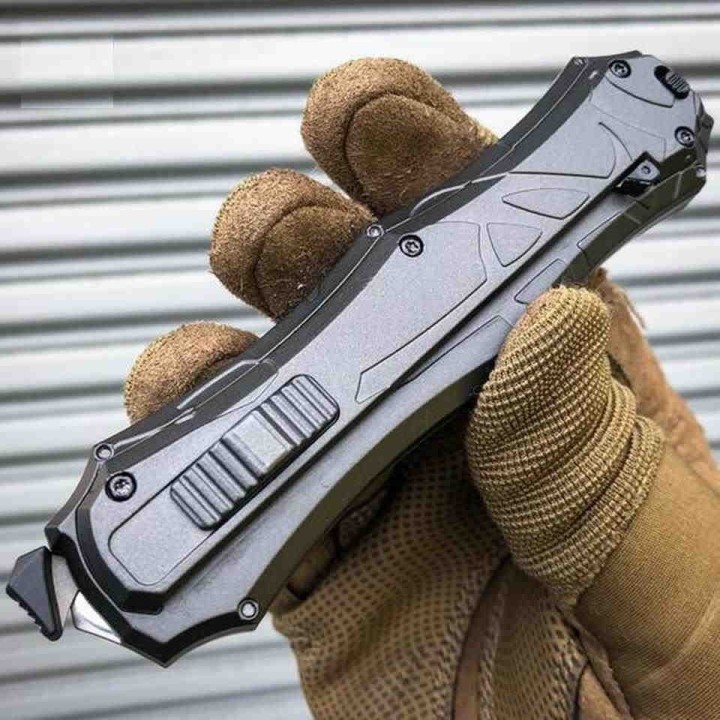 Couteau Automatique OTF Smith&Wesson Tanto Lame Acier AUS-8 Manche Aluminium SWOTF9TB - Livraison Gratuite