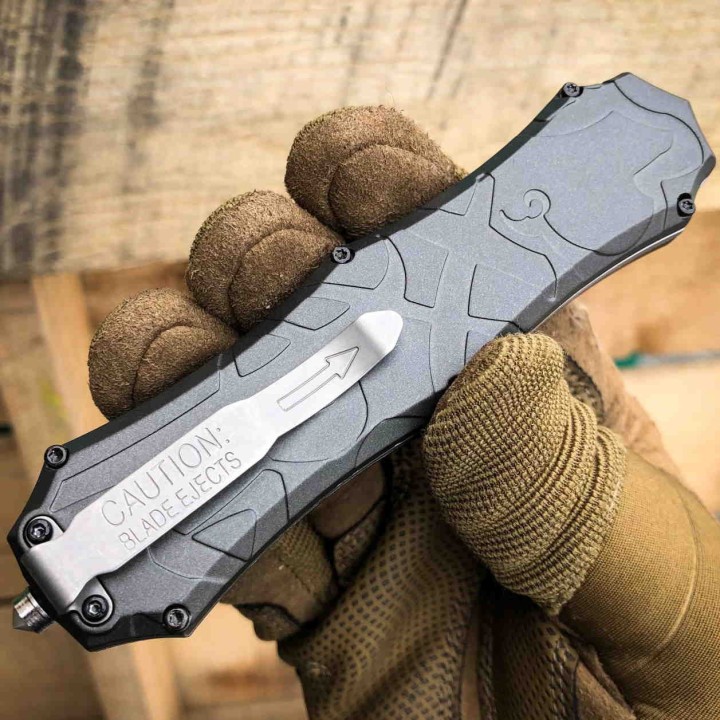 Couteau Automatique OTF Smith&Wesson Tanto Lame Acier AUS-8 Serr Manche Aluminium SWOTF9TBS - Livraison Gratuite