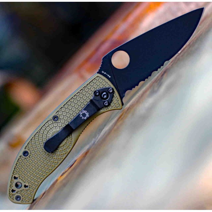 Couteau Spyderco Tenacious Od Green Manche FRN Lame Acier 8Cr13moV Serrated SC122PSODBK - Livraison Gratuite