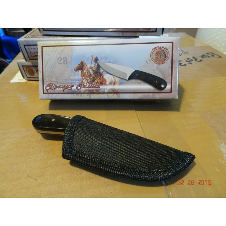 Couteau Skinner Buffalo Horn Lame Acier Inox Manche Corne Etui Nylon Frost Cutlery FCW007BH - Livraison Gratuite