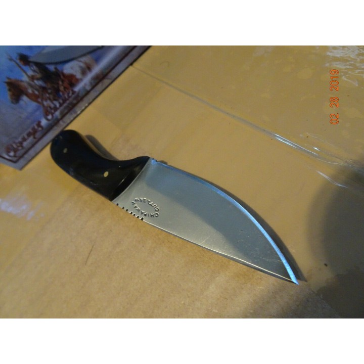 Couteau Skinner Buffalo Horn Lame Acier Inox Manche Corne Etui Nylon Frost Cutlery FCW007BH - Livraison Gratuite