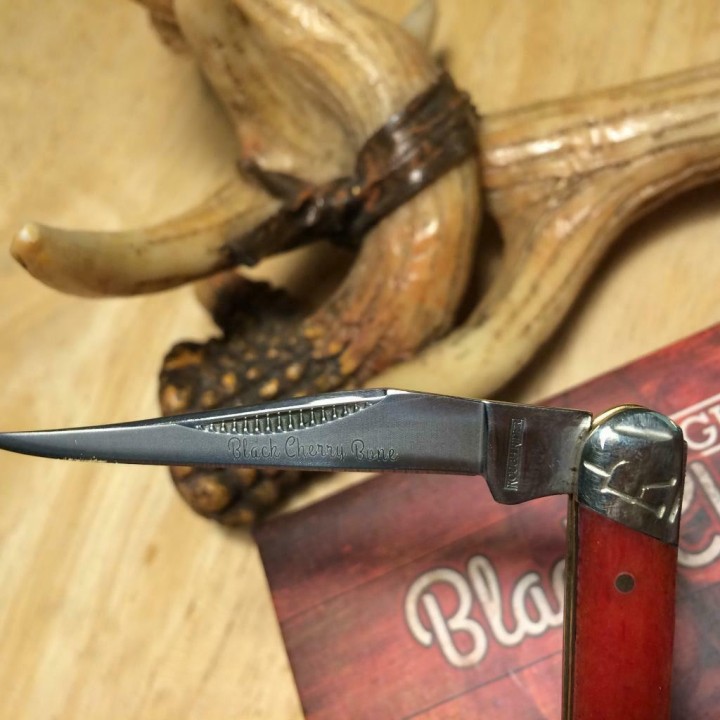 Couteau Canif Rough Rider Small Toothpick Black Cherry Lame Acier 440 Manche Os RR1668 - Livraison Gratuite