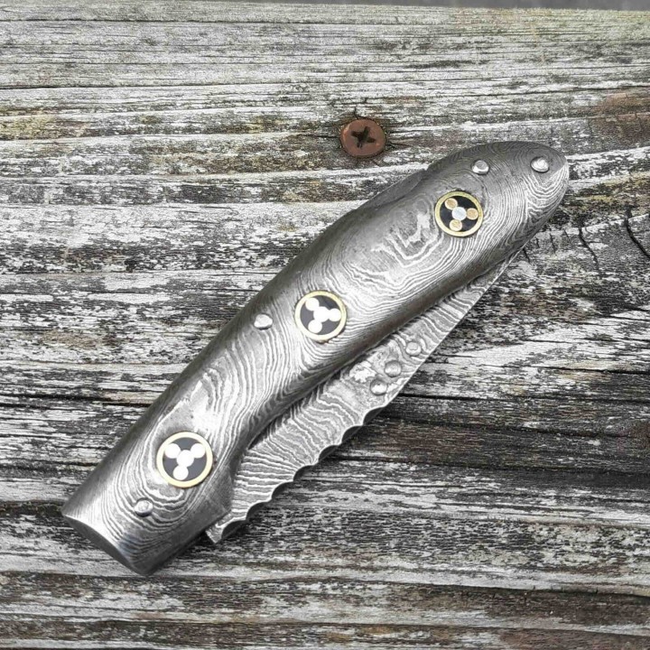 Couteau Damas Manche + Lame Acier Damas 128 Couches + Mosaic Pins Lockback DM1135 - Livraison Gratuite