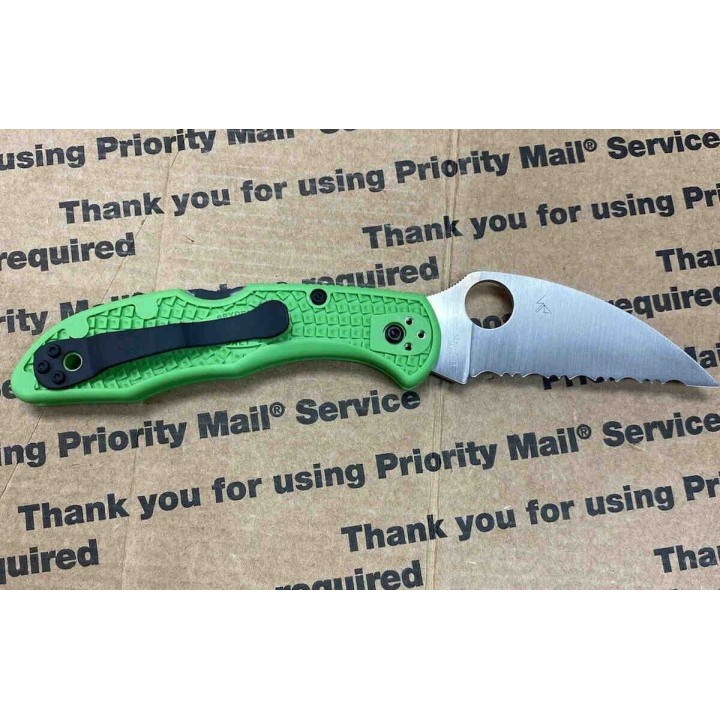 Couteau Spyderco Salt 2 Green Lame Acier LC200N Serr Manche FRN Lockback Clip Made Japan SC88FSWCGR2 - Livraison Gratuite
