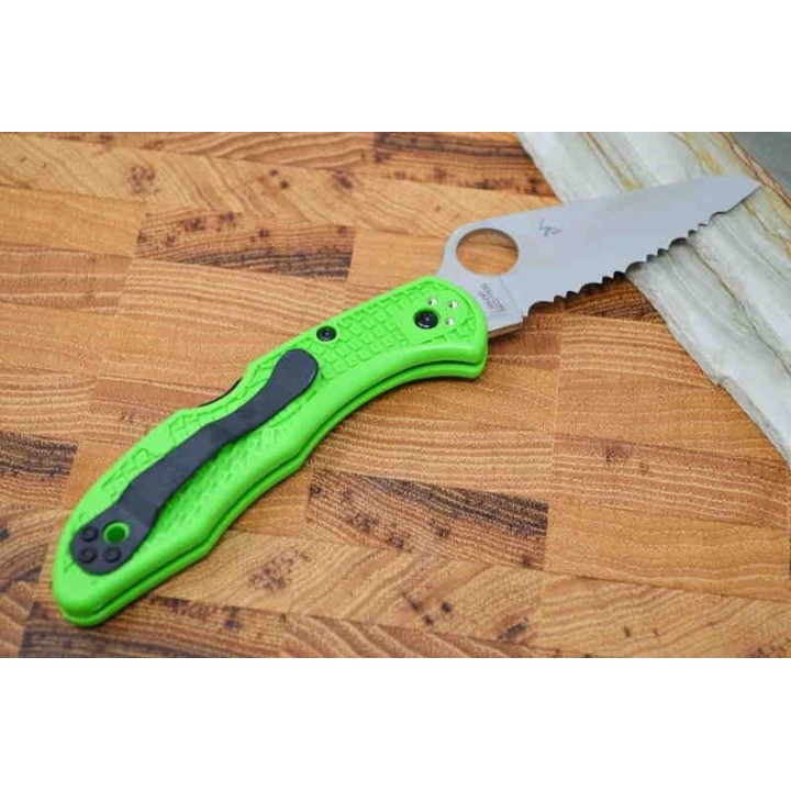 Couteau Spyderco Salt 2 Green Delica 4 Lame Acier LC200N Manche FRN Made Japan SC88FSGR2 - Livraison Gratuite
