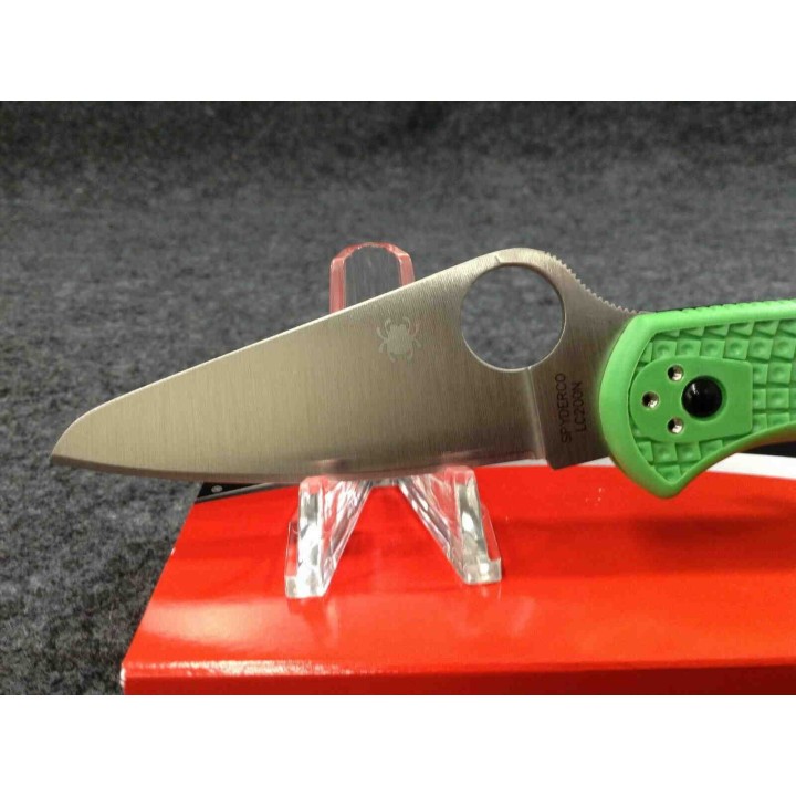 Couteau Spyderco Salt 2 Green Delica 4 Lame Acier LC200N Manche FRN Made Japan SC88FPGR2 - Livraison Gratuite