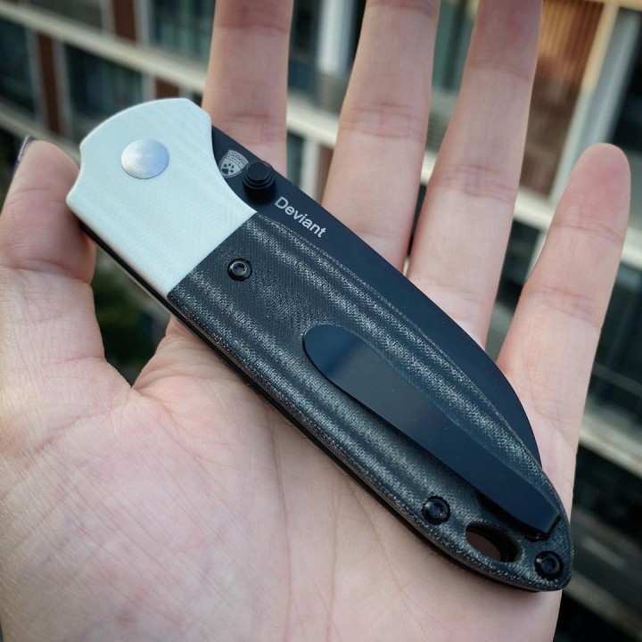 Couteau Kizer Deviant Black Lame Acier M390 Manche Micarta/G10 IKBS Linerlock Clip KIV3575A2 - Livraison Gratuite