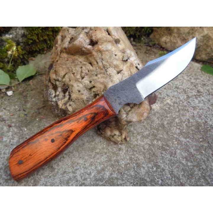 Couteau Bushcraft Skinner Lame de Scie Manche Bois Etui CUir Fabrication Artisanale SM0016 - Livraison Gratuite