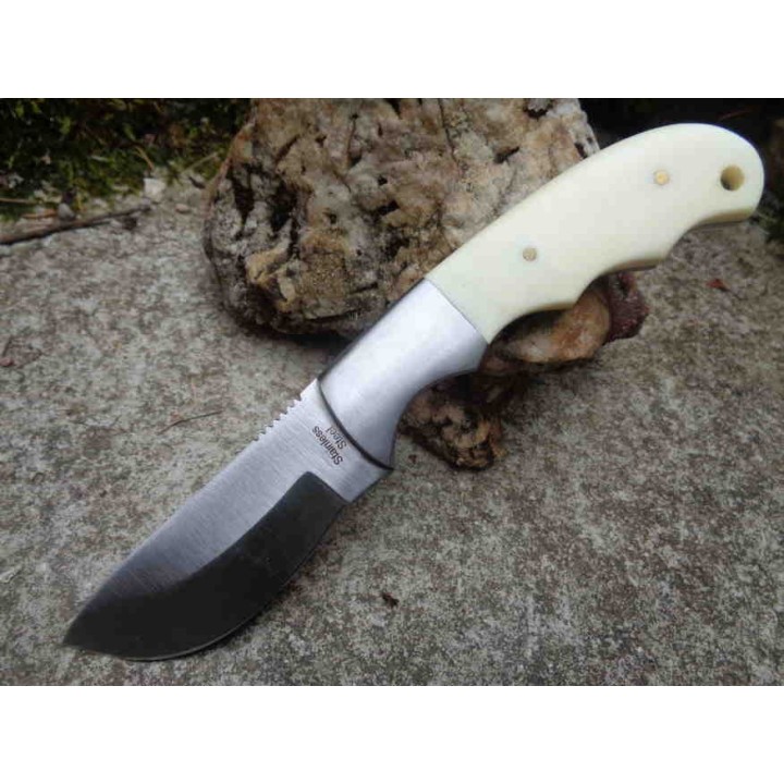 Couteau de Chasse Skinner Lame Acier Carbone 1055 Manche Os Etui Cuir PA8015 - Livraison Gratuite