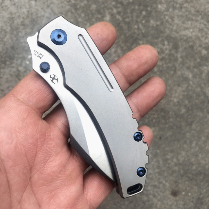 Couteau Kansept Pelican BLue Lame Acier CPM-S35VN Manche Titane IKBS Framelock Clip K1018A3 - Livraison Gratuite