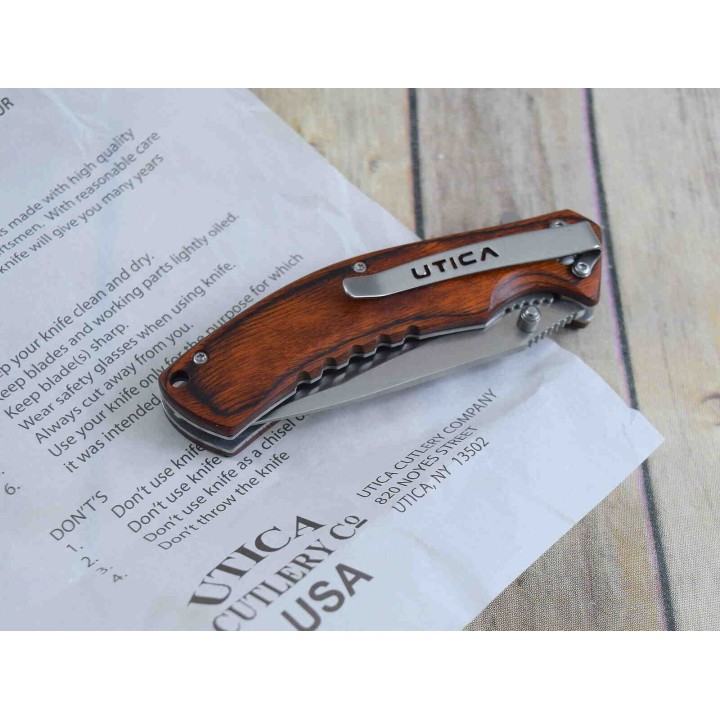 Couteau Utica Woodsman Lame Acier 8Cr13MoV Manche Bois Linerlock CLip UTK111045CP - Livraison Gratuite
