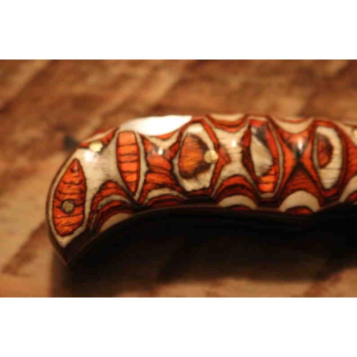 Couteau Damas Twisted Wood Lame 128 Couches Manche Bois Lockback Etui Cuir DM1285 - Livraison Gratuite