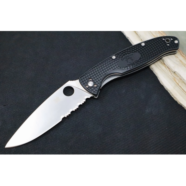 Couteau Spyderco Resilience Combo Satin Lame Acier 8Cr13MoV Manche FRN Linerlock Clip SC142PSBK - Livraison Gratuite