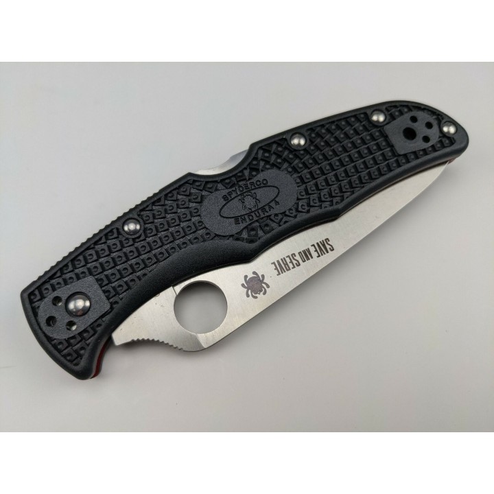 Couteau Spyderco Endura 4 Lame VG-10 Combo Manche FRN Lockback Clip Made Japan SC10FPSBKRD - Livraison Gratuite