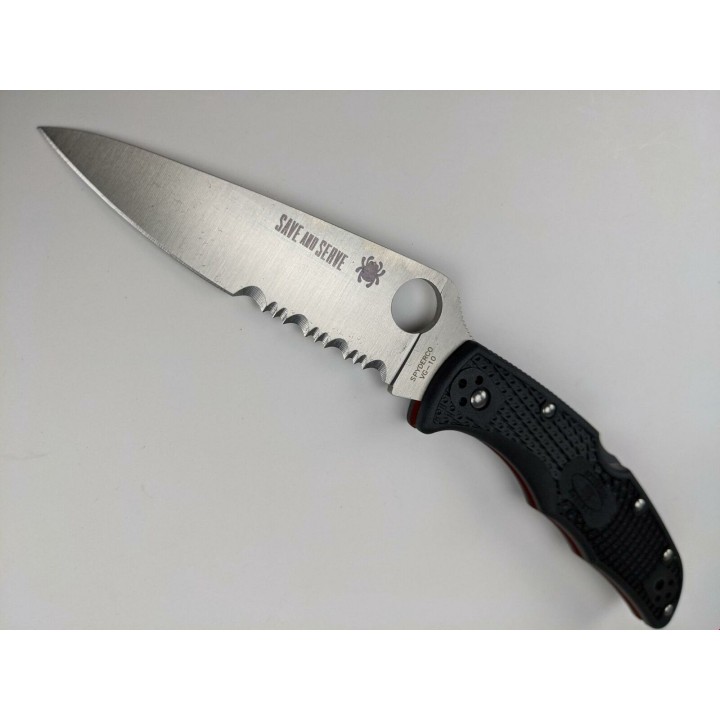 Couteau Spyderco Endura 4 Lame VG-10 Combo Manche FRN Lockback Clip Made Japan SC10FPSBKRD - Livraison Gratuite