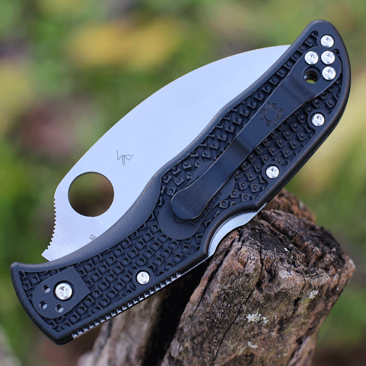 Couteau Spyderco Endela Wharncliffe Plain Lame Acier VG10 Manche FRN Lockback Japan SC243FPWCBK - Livraison Gratuite