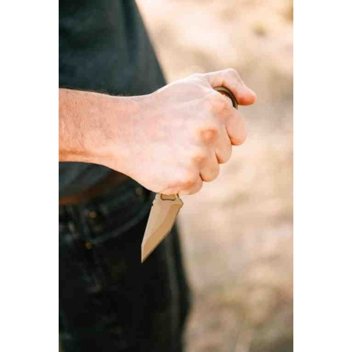 Couteau de Cou Karambit Flagrant Beard Havoc Coyote Lame Acier Carbone 1095 Etui Kydex Made In USA FBF2499 - Livraison Gratuite