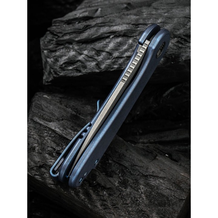 Couteau We Knife Elementum Blue Manche Titane Lame Acier CPM-20CV IKBS Framelock Clip WE18062X2 - Livraison Gratuite