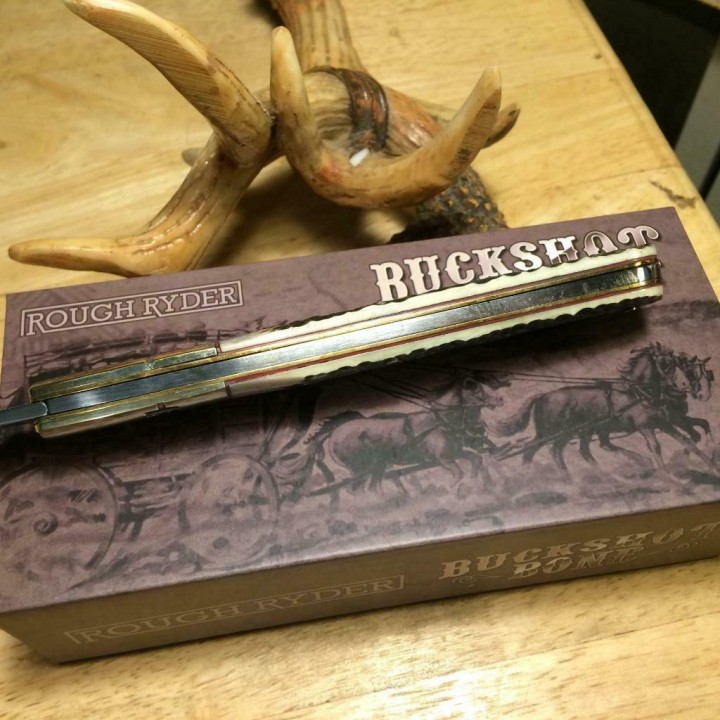 Couteau Rough Ryder Granddad Barlow Buckshot Bone Lame Acier 440 Manche Os Boite Collector RR2318 - Livraison Gratuite
