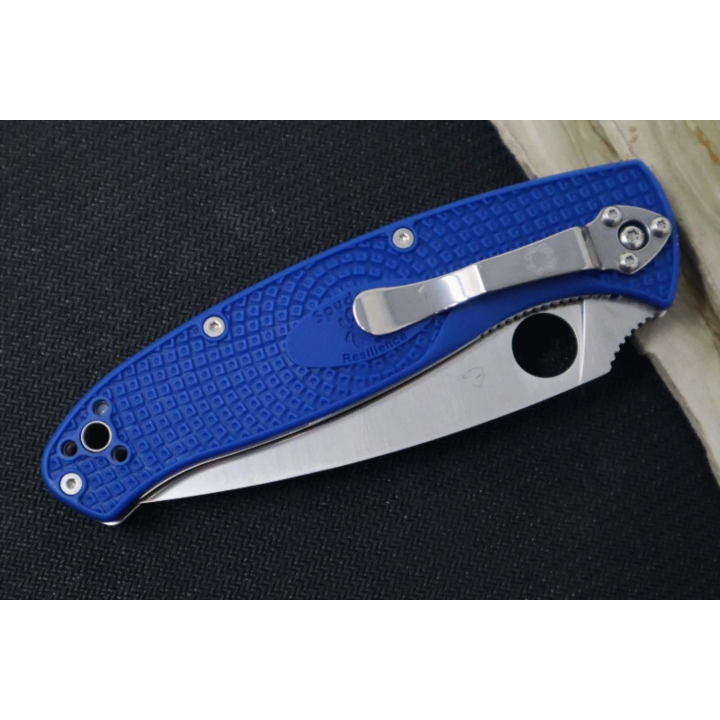 Couteau Spyderco Resilience Lightweight Lame Acier CPM-S35VN Manche Blue FRN Linerlock Clip SC142PBL - Livraison Gratuite