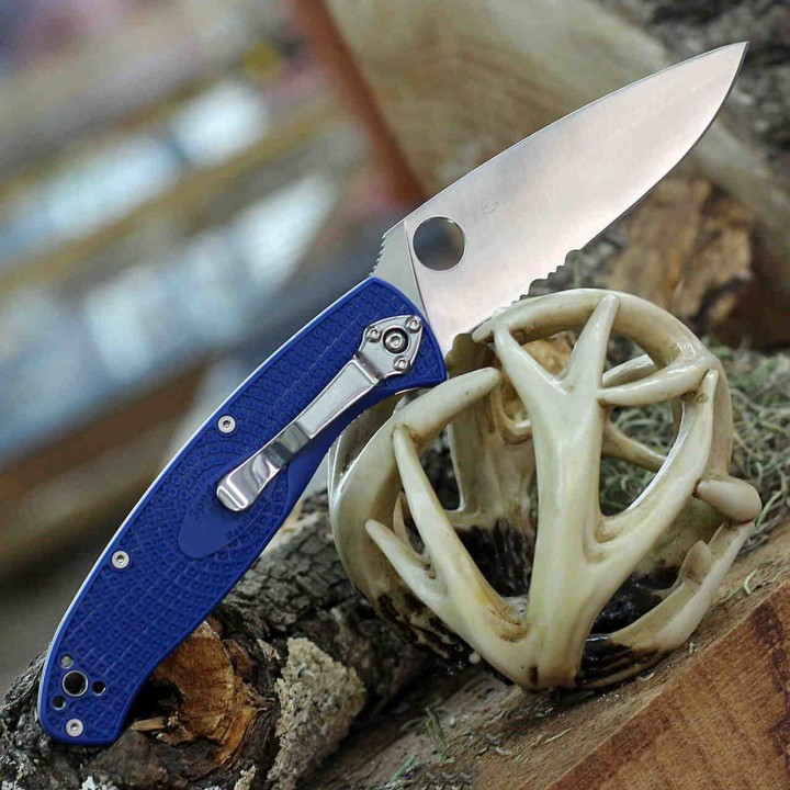 Couteau Spyderco Resilience Lightweight Lame Acier CPM-S35VN Combo Manche Blue FRN Linerlock Clip SC142PSBL - Livraison Gratuite