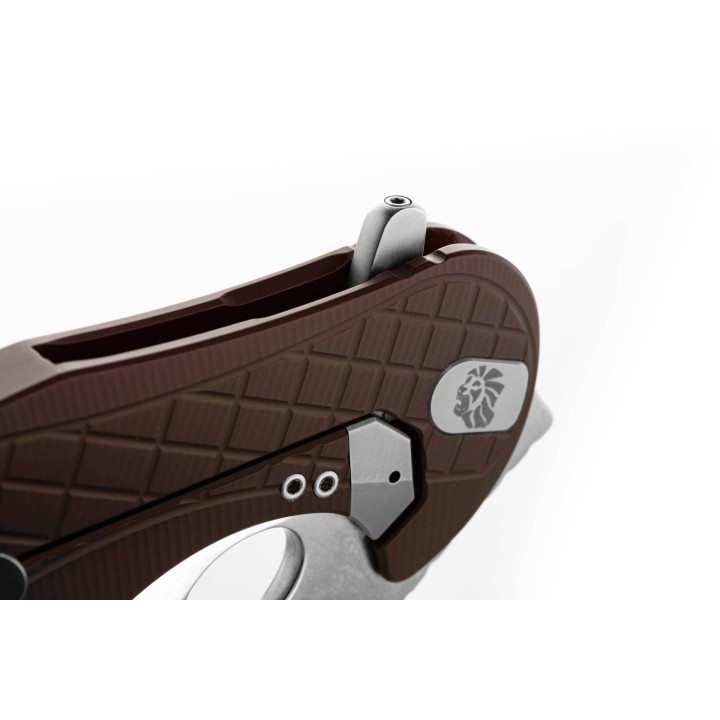 Couteau Karambit LionSteel L.E.One Brown Lame Acier CPM-MagnaCut Manche Aluminium Clip Italy LSTLE1AGS - Livraison Gratuite