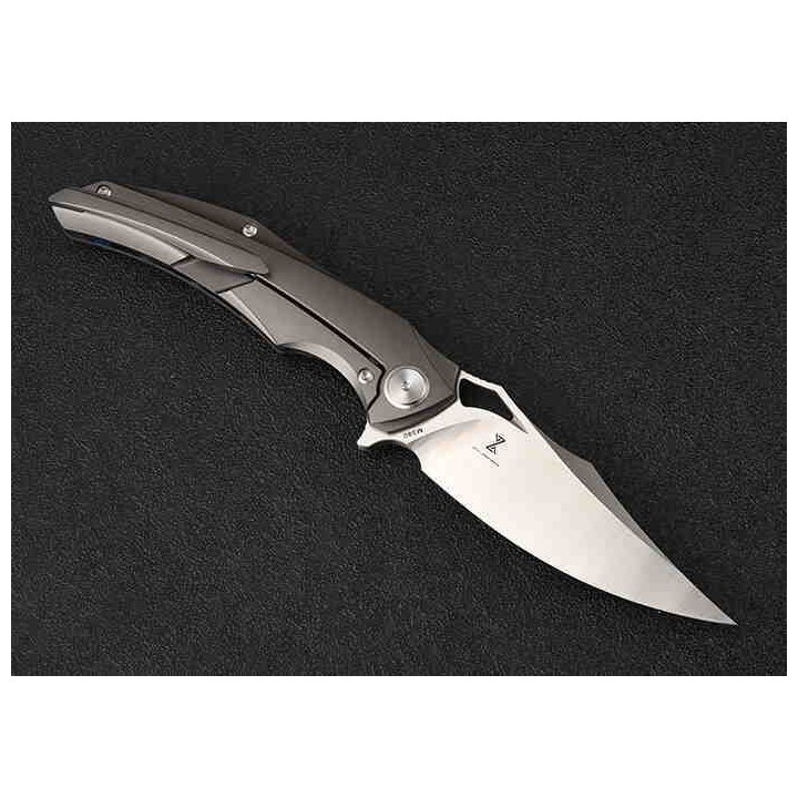 Couteau CMB Made Knives Prowler Blue/Black Titane/FCarbon Lame Acier M390 IKBS Framelock Clip CMB02B - Livraison Gratuite
