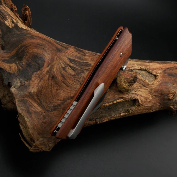 Couteau ArtisanCutlery Ahab Wood Manche Bois Lame Acier AR-RPM9 IKBS Linerlock Clip ATZ1851PWD - Livraison Gratuite