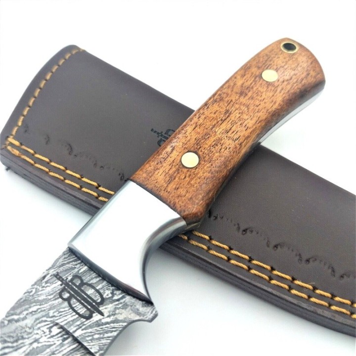 Couteau BuckNBear Classic Hunter Lame Acier Damas 256 Couches Manche Bois Etui Cuir BNB137198 - Livraison Gratuite