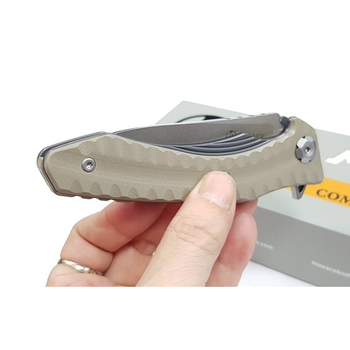 Couteau Maxace Zealot Tan Lame Acier Bohler K110 IKBS G10 Handle Linerlock Clip MAXMCZ203 - Livraison Gratuite