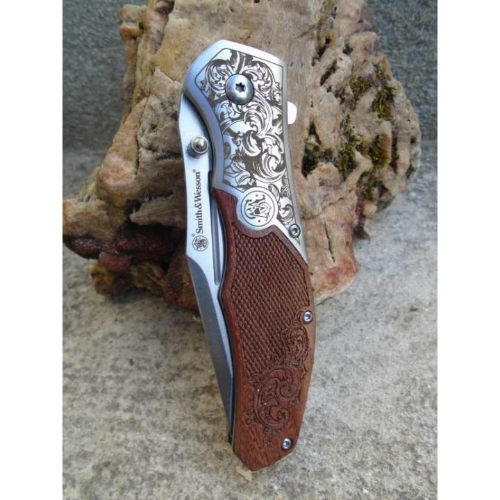 Couteau Smith&Wesson Unwavered Semi Auto Lame Acier 8Cr13MoV Manche Bois Mitres Décorées SW1193150 - Livraison Gratuite