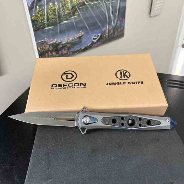 Couteau Defcon JK Series Stilleto Blue Titane Lame Damas  Framelock Clip TF43921 - Livraison Gratuite