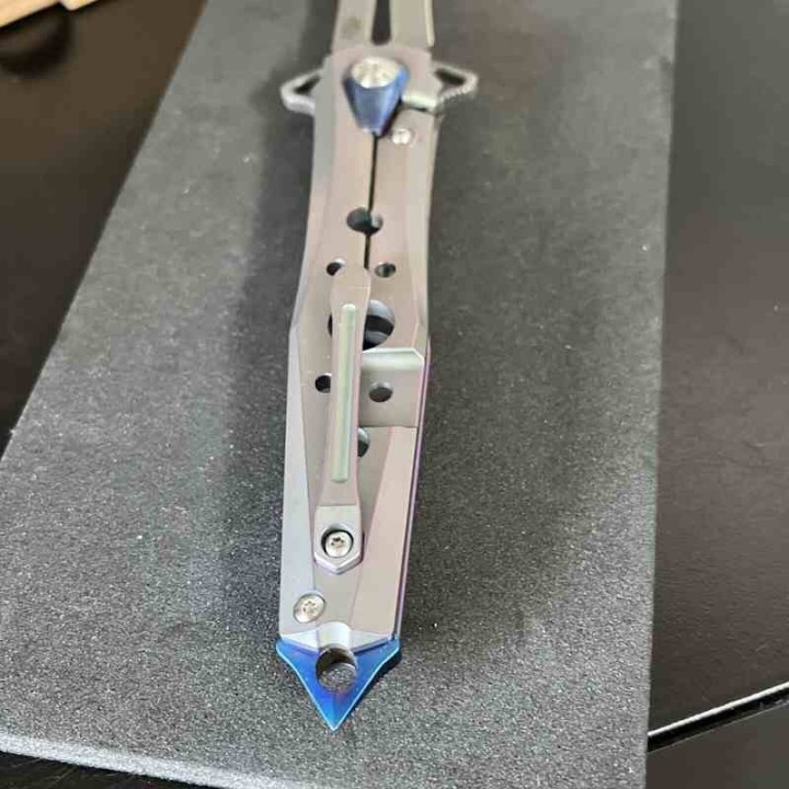 Couteau Defcon JK Series Stilleto Blue Titane Lame Damas  Framelock Clip TF43921 - Livraison Gratuite