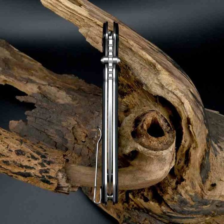 Couteau CJRB Large Pyrite Black Lame Acier AR-RPM9 Manche G10 IKBS Button Lock J1925LBK - Livraison Gratuite