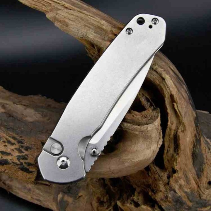 Couteau CJRB Large Pyrite Steel Lame Acier AR-RPM9 Manche Steel IKBS Button Lock J1925LST - Livraison Gratuite