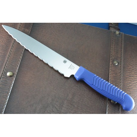  Couteau Spyderco Kitchen Utility Knife Serrated Acier MBS-26 Manche polypropylène Made In Japan SCK04SBL - Livraison Gratuite