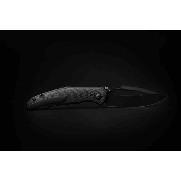 Couteau ArtisanCutlery Boa Black Manche Titane/Fibre Carbone Lame Acier S35VN Black IKBS ATZ1862GCF - Livraison Gratuite
