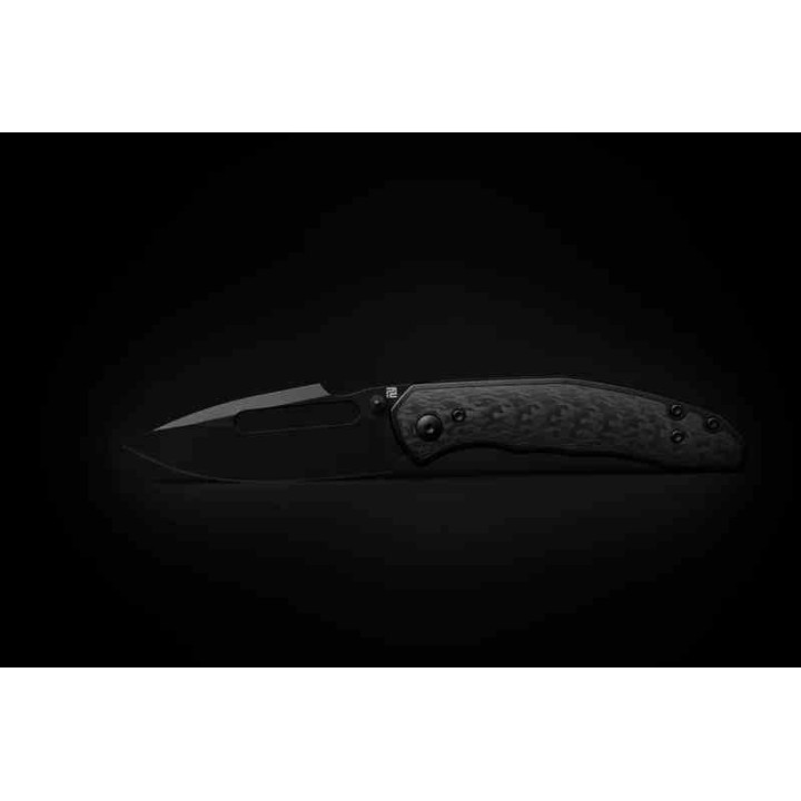 Couteau ArtisanCutlery Boa Black Manche Titane/Fibre Carbone Lame Acier S35VN Black IKBS ATZ1862GCF - Livraison Gratuite