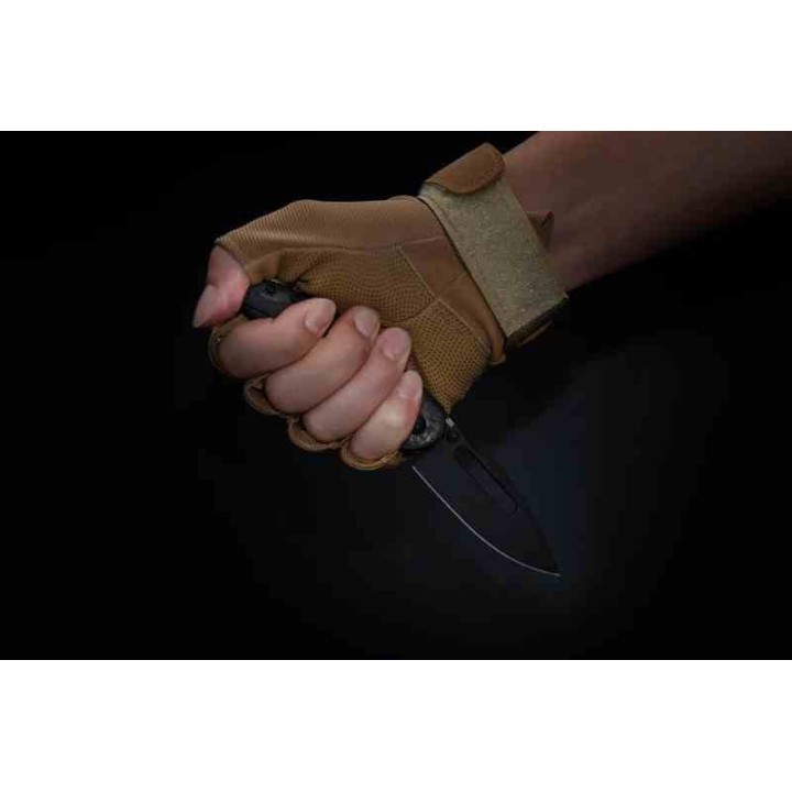 Couteau ArtisanCutlery Boa Black Manche Titane/Fibre Carbone Lame Acier S35VN Black IKBS ATZ1862GCF - Livraison Gratuite