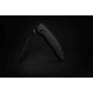 Couteau ArtisanCutlery Boa Black Manche Titane/Fibre Carbone Lame Acier S35VN Black IKBS ATZ1862GCF - Livraison Gratuite