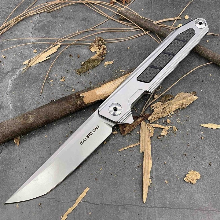 Couteau SRM 1162 Sanrenmu Tanto Lame 14C28N Manche Acier/Fibre Carbone IKBS Framelock Clip SRM1162 - Livraison Gratuite