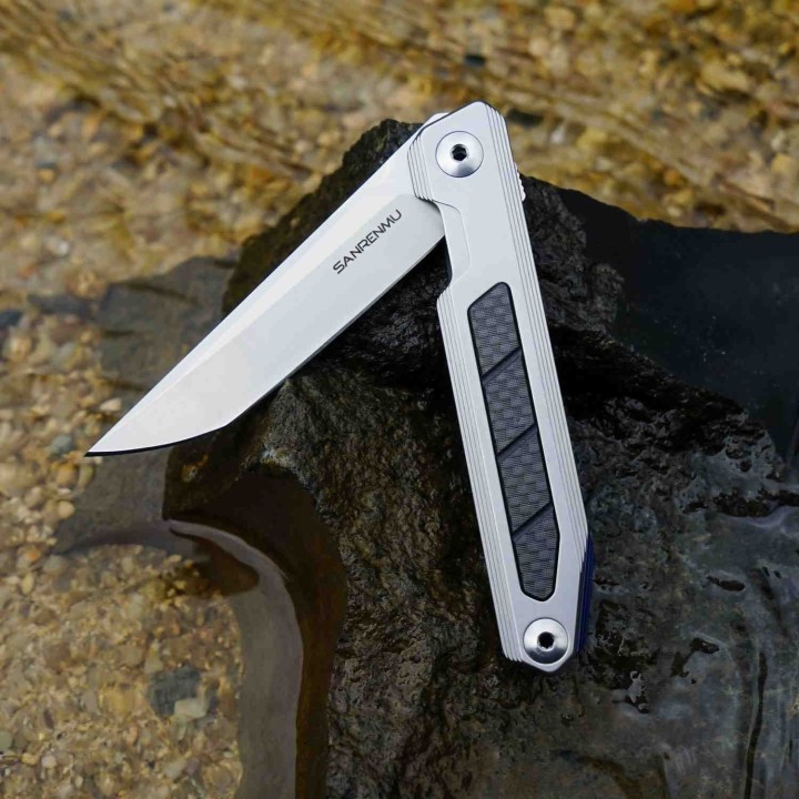 Couteau SRM 1162 Sanrenmu Tanto Lame 14C28N Manche Acier/Fibre Carbone IKBS Framelock Clip SRM1162 - Livraison Gratuite