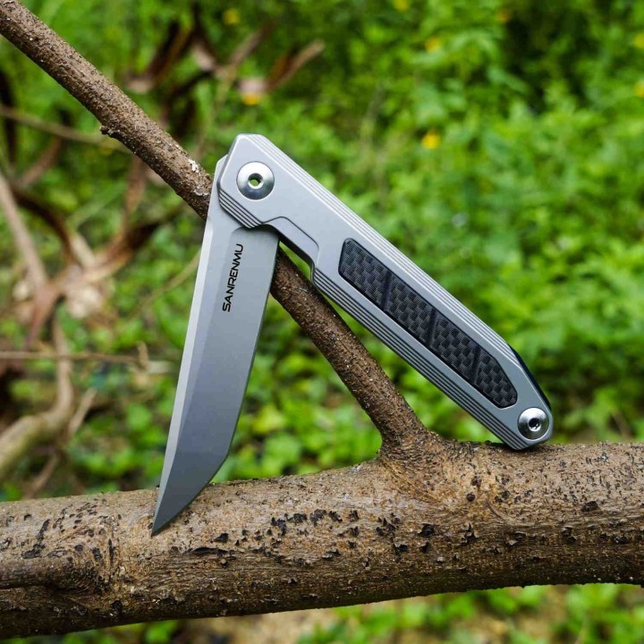 Couteau SRM 1162 Sanrenmu Tanto Lame 14C28N Manche Acier/Fibre Carbone IKBS Framelock Clip SRM1162 - Livraison Gratuite