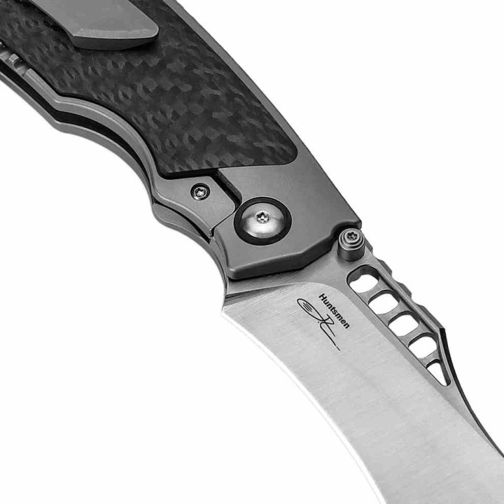 Couteau Kizer Huntsmen Carbon Fiber/Titane Lame Tanto Acier S35VN IKBS Bolster Lock Clip KI4642A1 - Livraison Gratuite