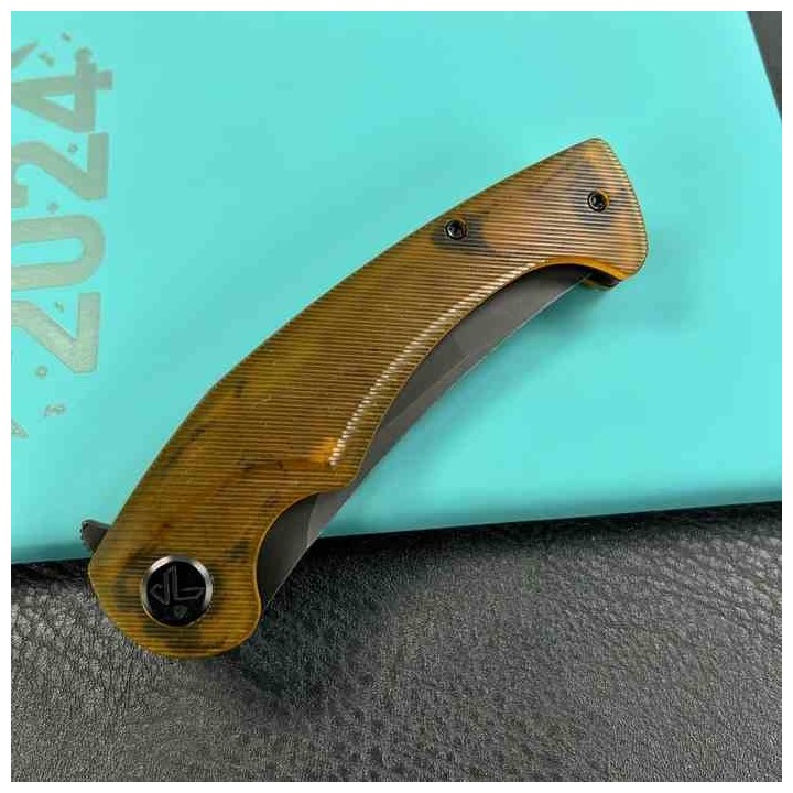 Couteau Kubey Scimitar Yellow Manche Ultem Lame Tanto Acier 14C28N BLK IKBS Linerlock Clip KUB175D - Livraison Gratuite