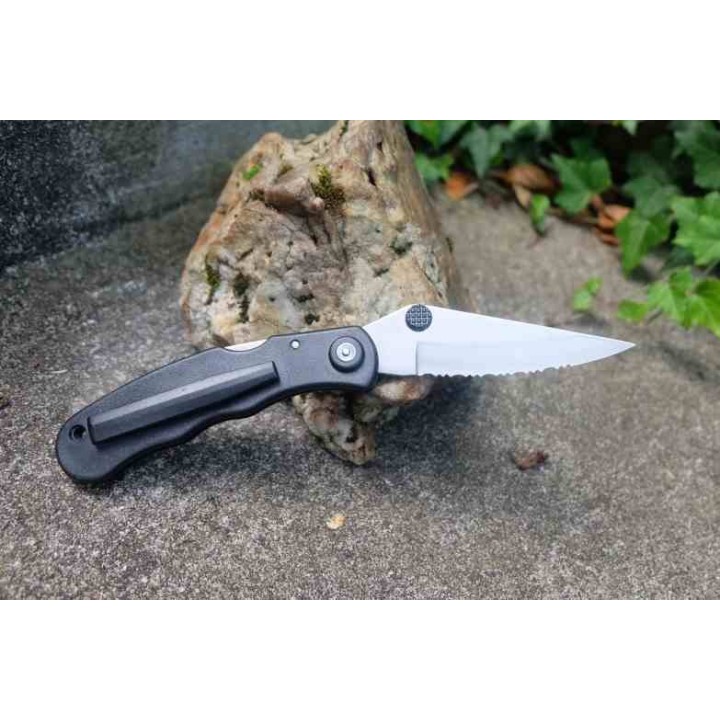 Couteau Tactical EDC Lame Serrated Acier Inox Manche FRN Locback CLip TacticalF125 - Livraison Gratuite