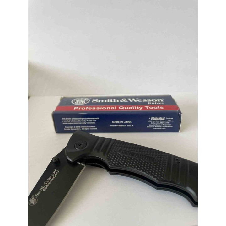 Couteau Smith&Wesson Extrem OPS Black Lame Acier Inox Manche Aluminium Linerlock Clip SWEX1 - Livraison Gratuite