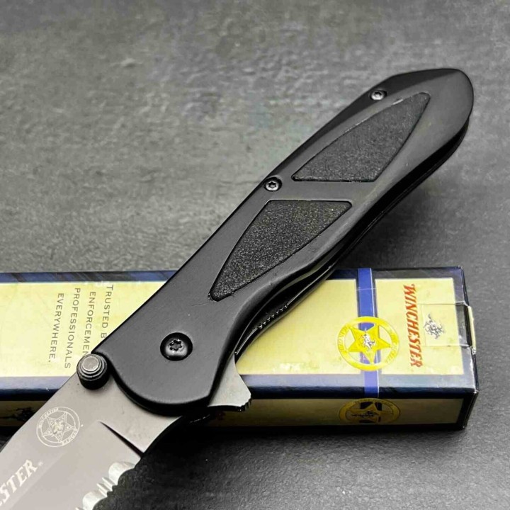 Couteau Winchester Tactical Border Guard Lame Acier 440 Serr Manche Alum Clip Linerlock WN1436 - Livraison Gratuite