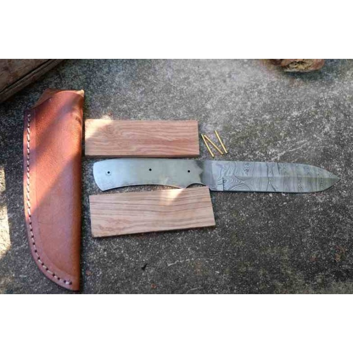 Lame Spear Point Damas 256 Couches A Customiser Le Manche Plaquettes Bois + Etui Cuir Artisanat AssembSpear - Livraison Gratuite