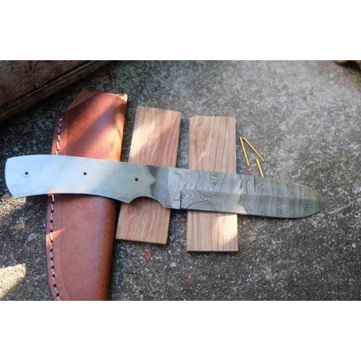 Lame Spear Point Damas 256 Couches A Customiser Le Manche Plaquettes Bois + Etui Cuir Artisanat AssembSpear - Livraison Gratuite